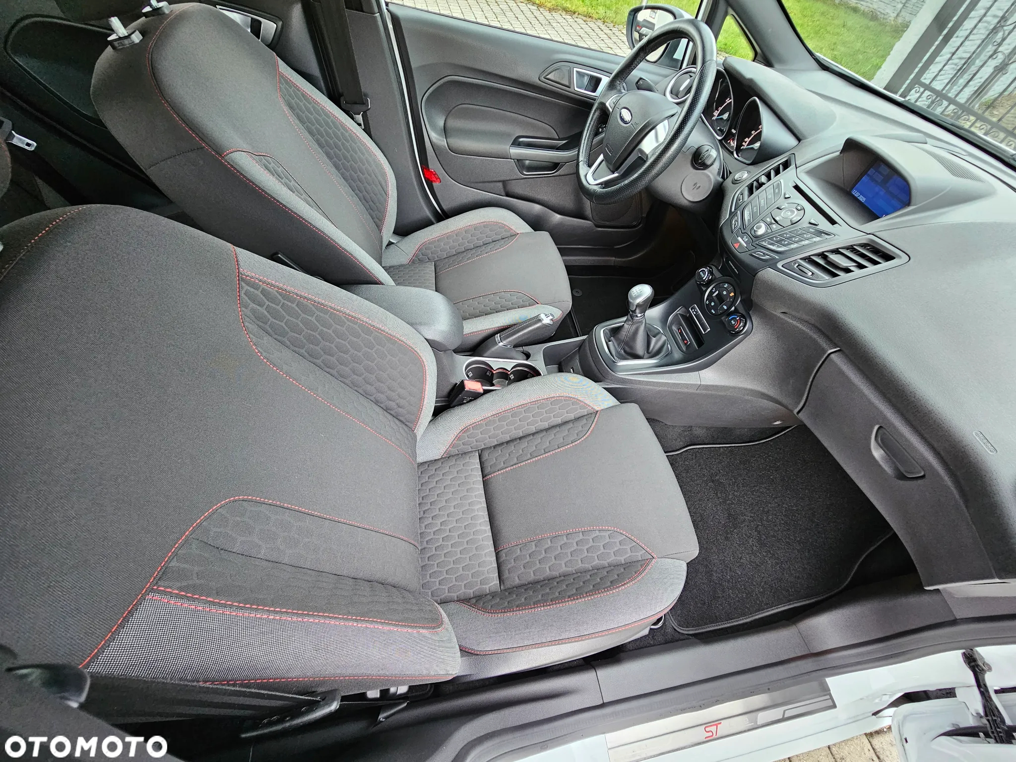 Ford Fiesta 1.0 EcoBoost S&S ST-LINE X - 25