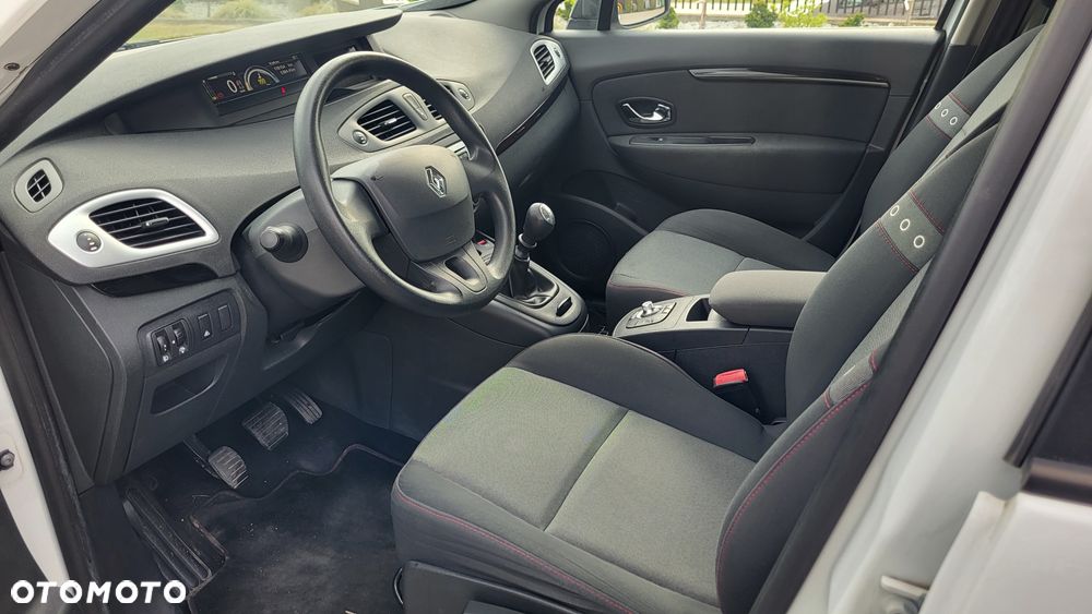Renault Scenic dCi 110 Xmod Paris - 10