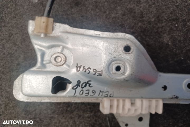 Macara geam spate dreapta manuala 977928102  9657245680 977928102  96 - 5