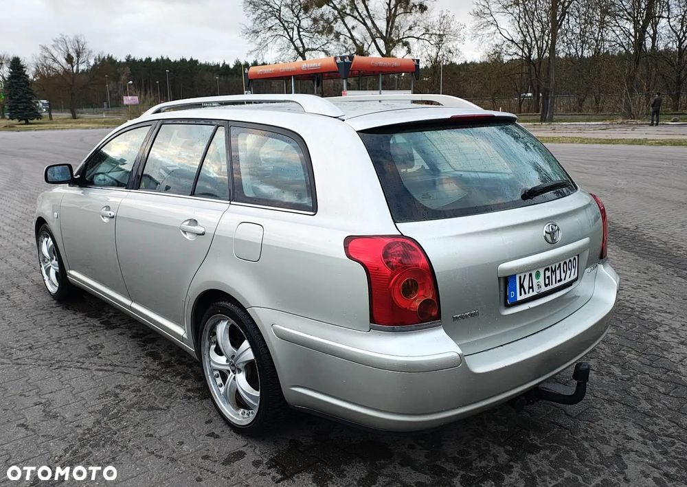 Toyota Avensis 1.8 VVT-i - 24