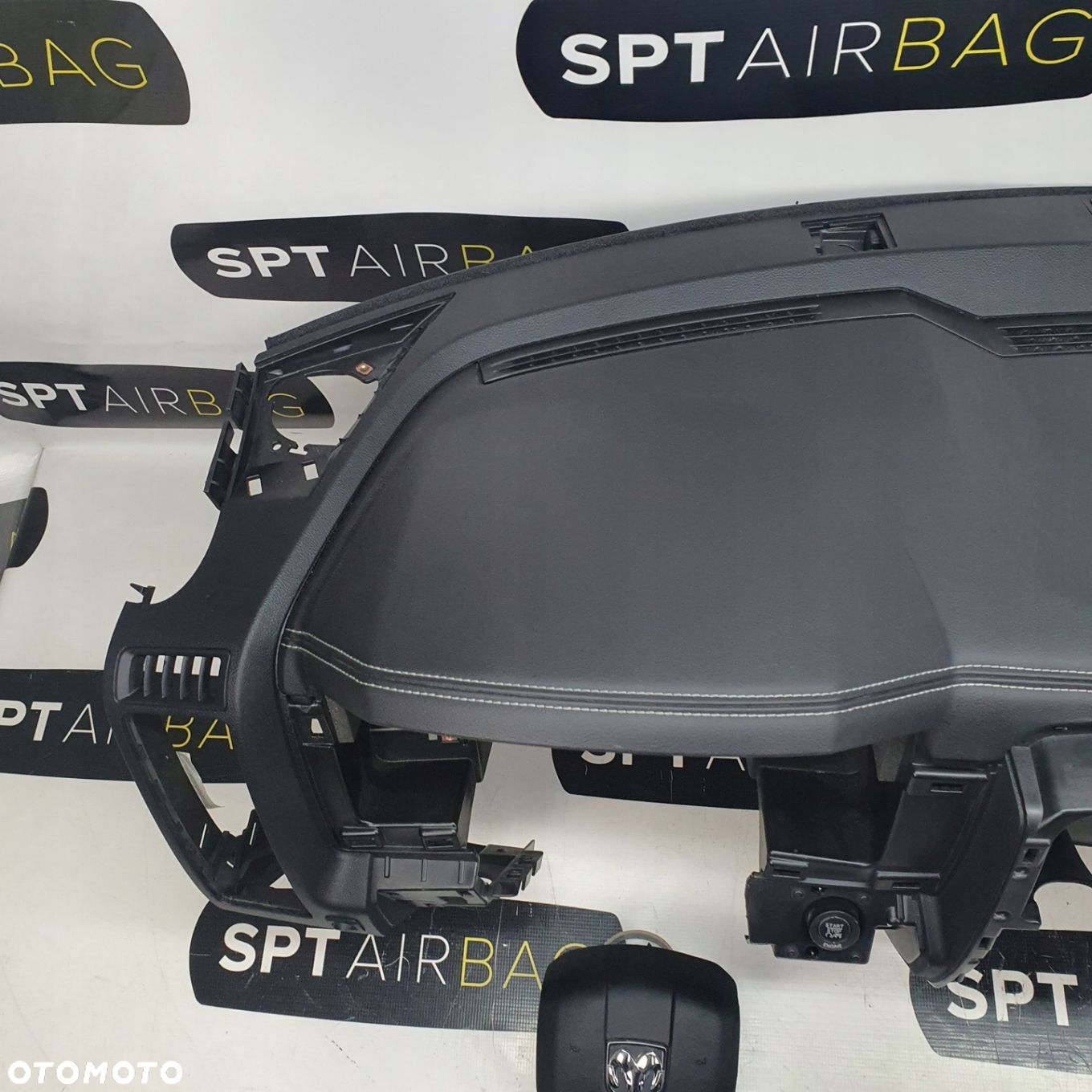 DODGE RAM IV 4 SZARA NITKA DESKA ROZDZIELCZA KONSOLA KOKPIT PULPIT PODUSZKI AIRBAG AIR BAG PASY KIT SET - 2