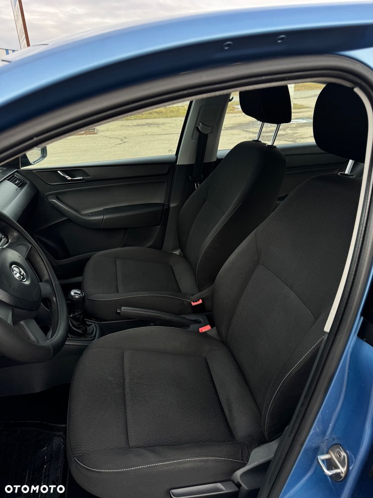 Skoda RAPID Spb 1.2 TSI Ambition - 13