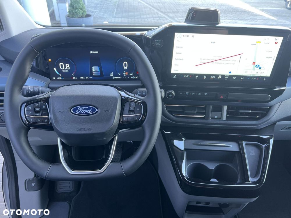 Ford Tourneo Custom - 13