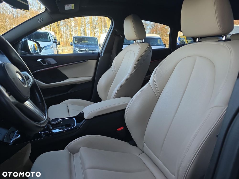 BMW Seria 2 216d - 13