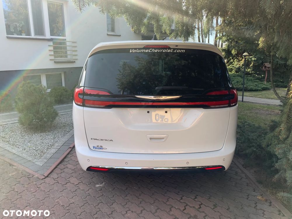 Chrysler Pacifica - 4