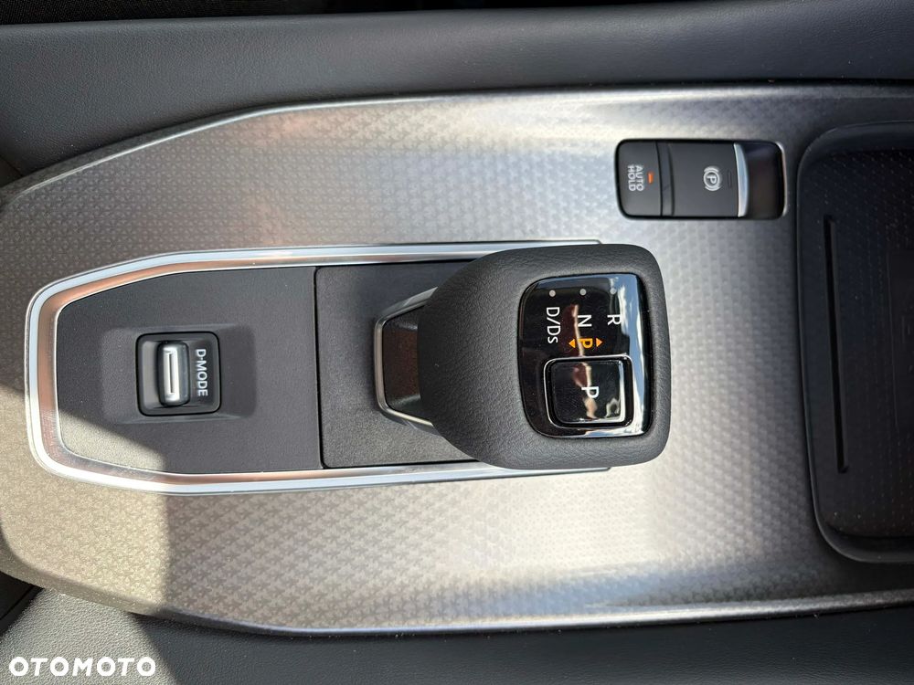 Nissan Qashqai 1.3 DIG-T MHEV N-Connecta Xtronic - 19