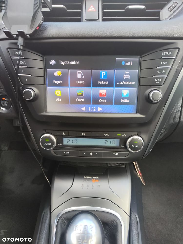 Toyota Avensis - 17