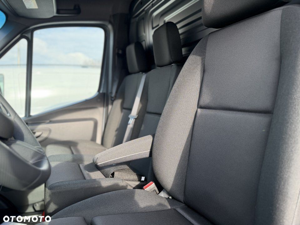 Mercedes-Benz Sprinter - 5