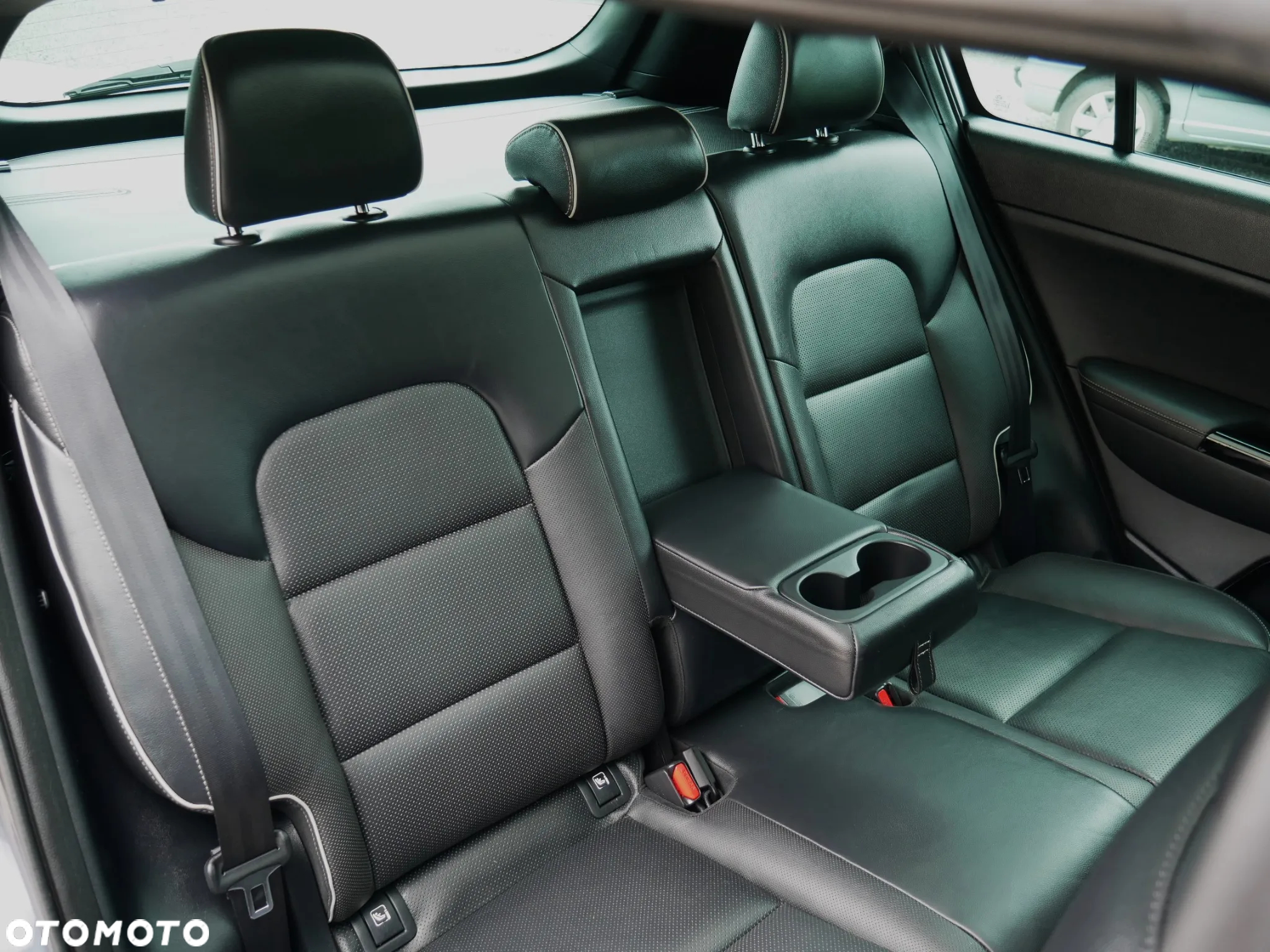 Kia Sportage 2,0 CRDI AWD GT Line - 31