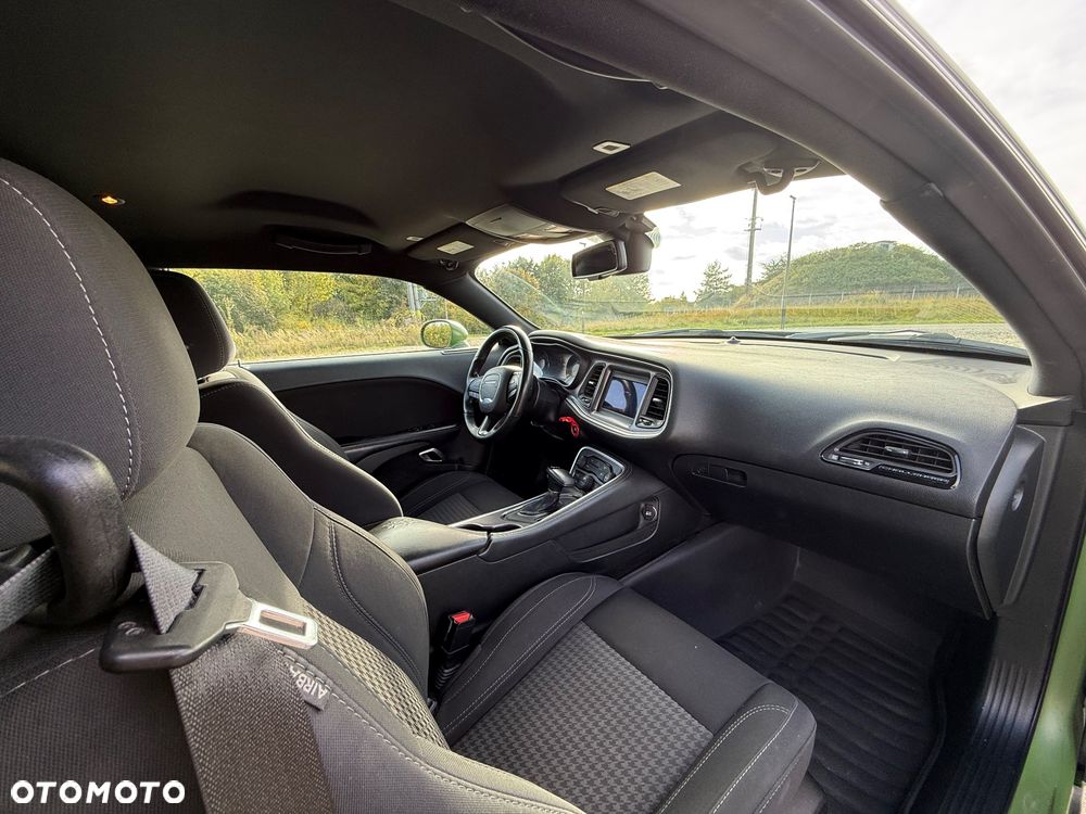Dodge Challenger 5.7 R/T - 18