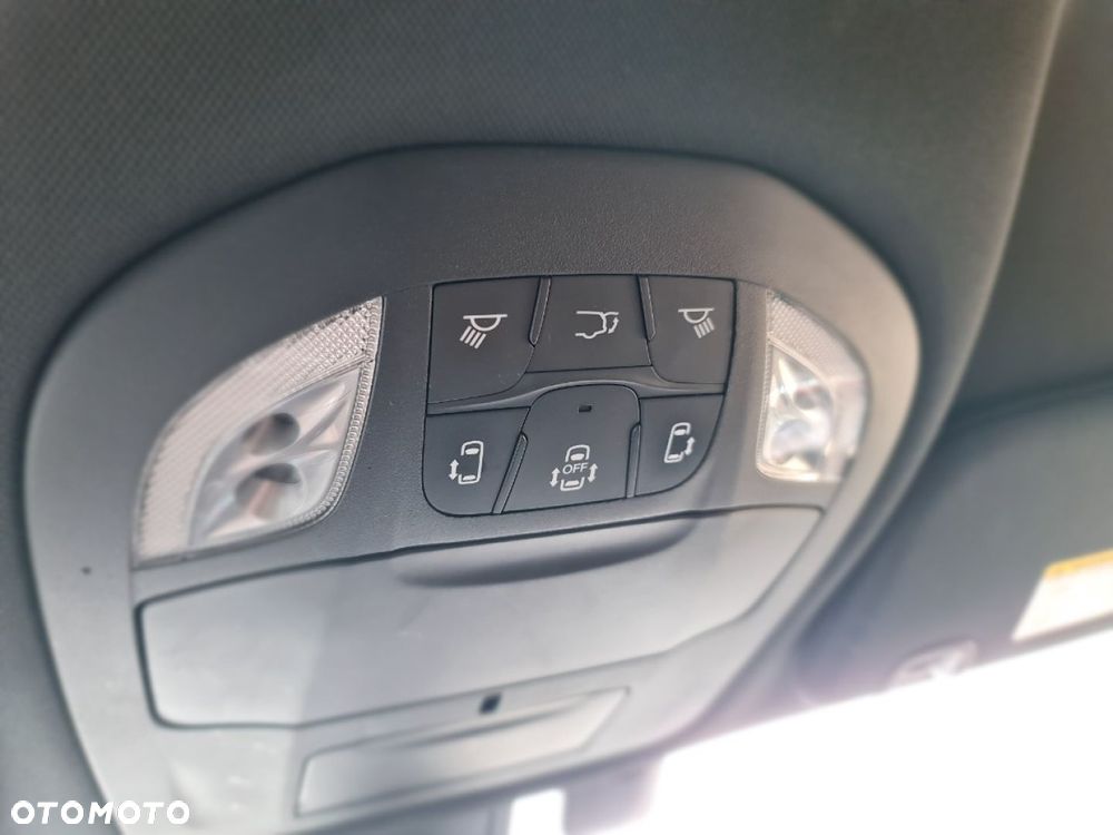 Chrysler Pacifica - 12
