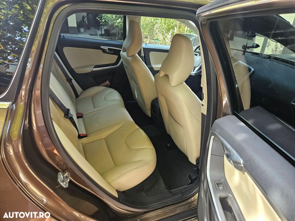 Volvo XC 60 D4AWD Kinetic - 7