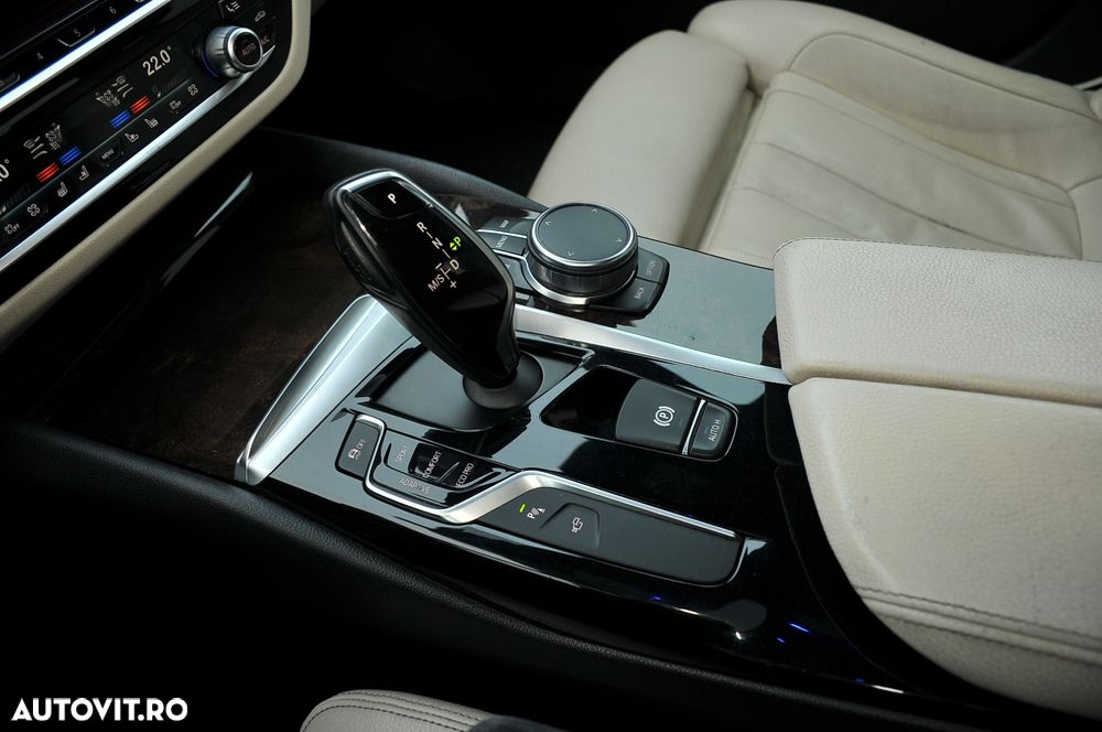 BMW Seria 5 530d xDrive Aut. - 13