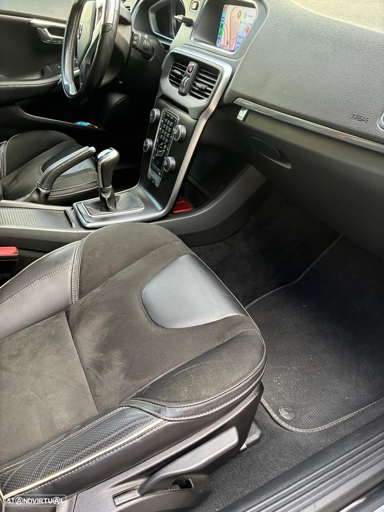 Volvo V40 2.0 D2 R-Design - 18