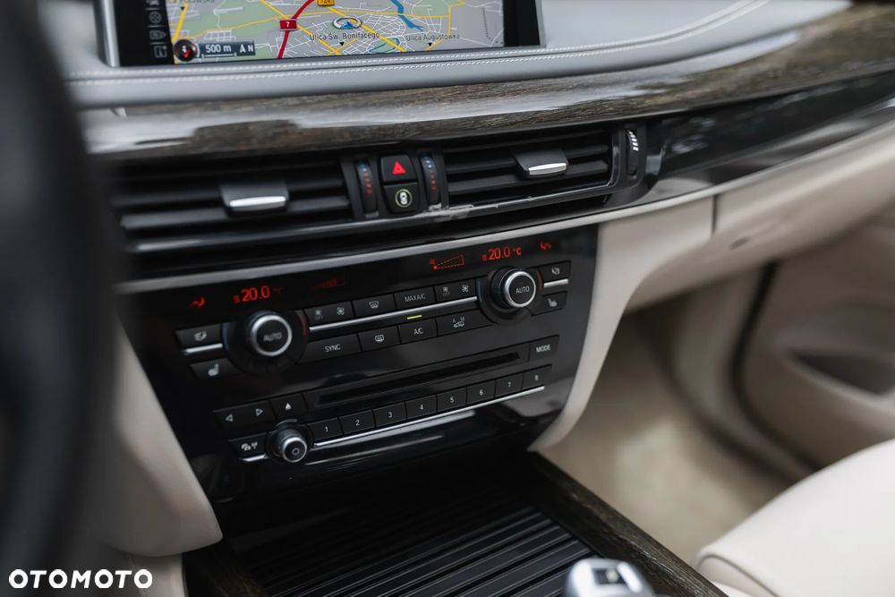 BMW X5 xDrive40d - 24