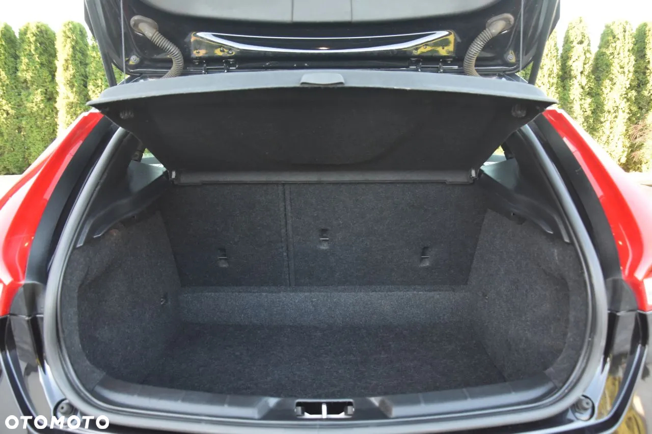 Volvo V40 D2 Drive-E R-Design Momentum - 23