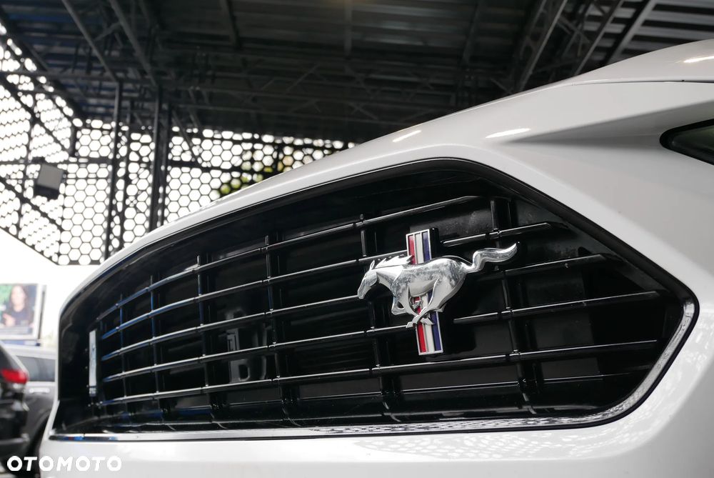 Ford Mustang - 37
