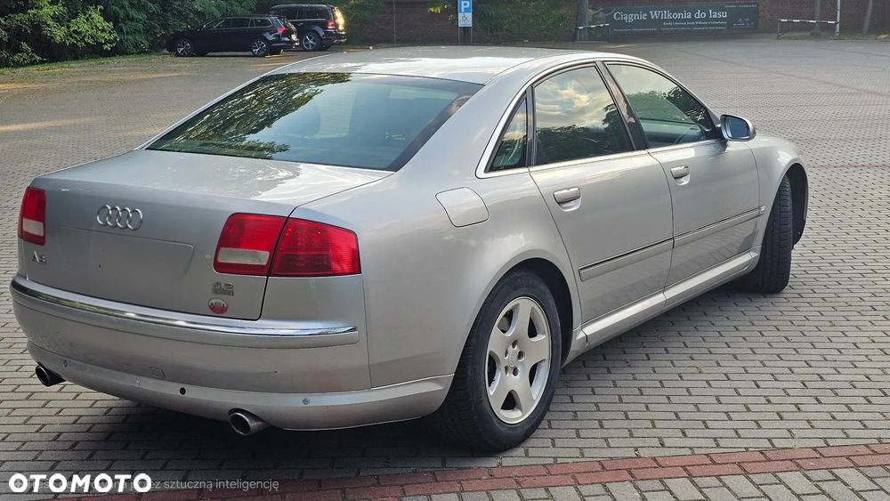 Audi A8 4.2 Quattro - 8