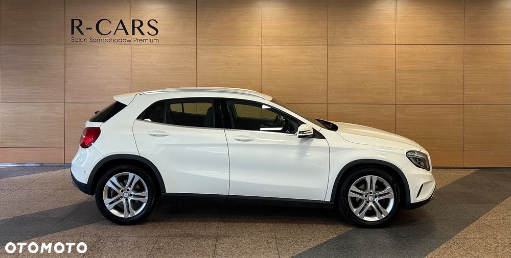Mercedes-Benz GLA - 2