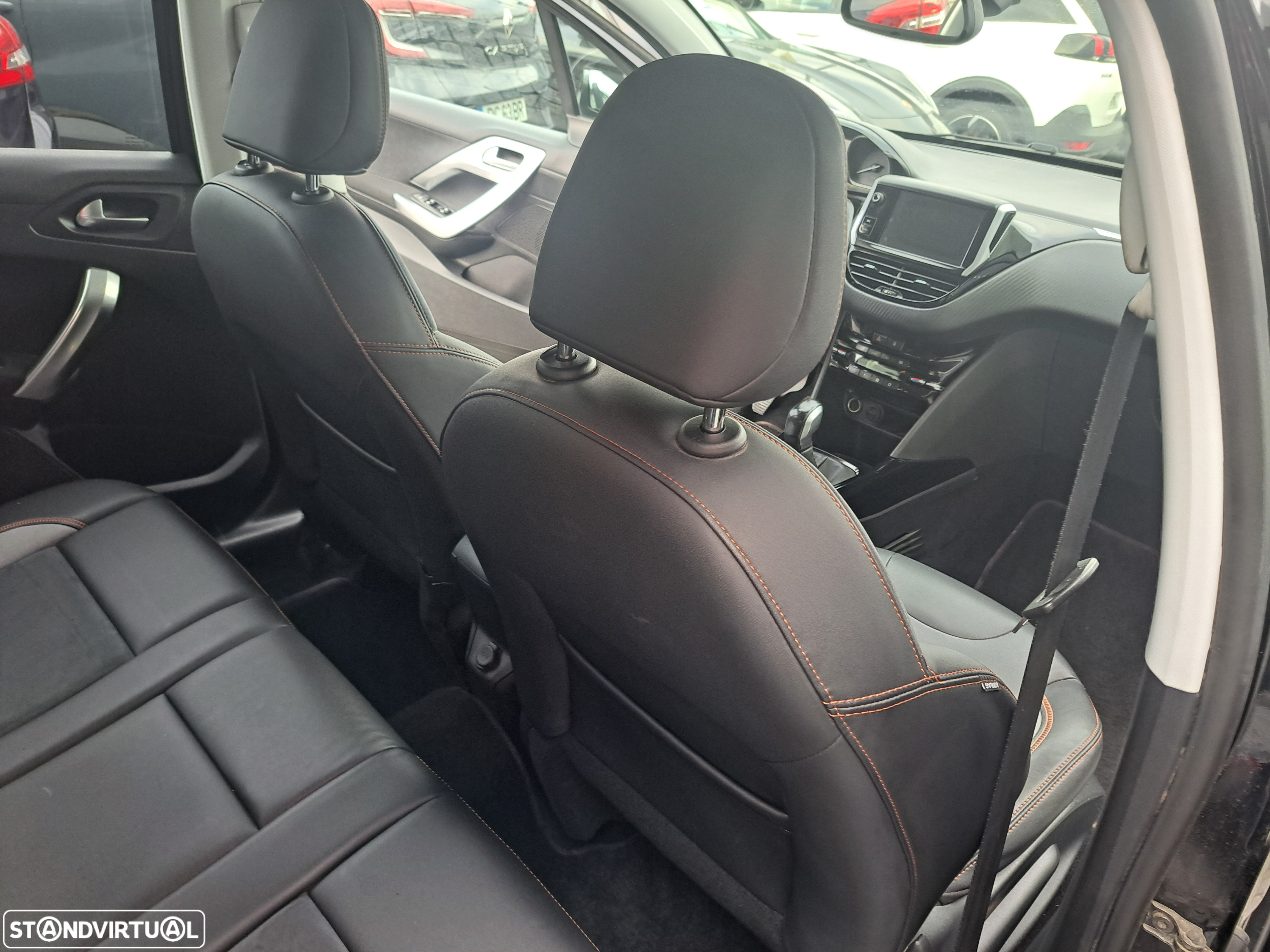Peugeot 2008 1.2 PureTech Allure - 20
