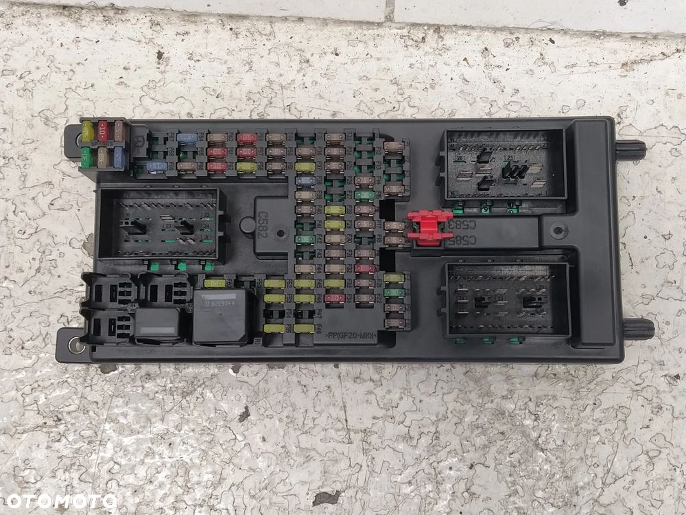 JAGAUR XJ X351 LIFT SKRZYNKA BEZPIECZNIKÓW ORYGINAŁ - 2