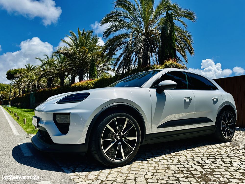 Porsche Macan Electric - 18