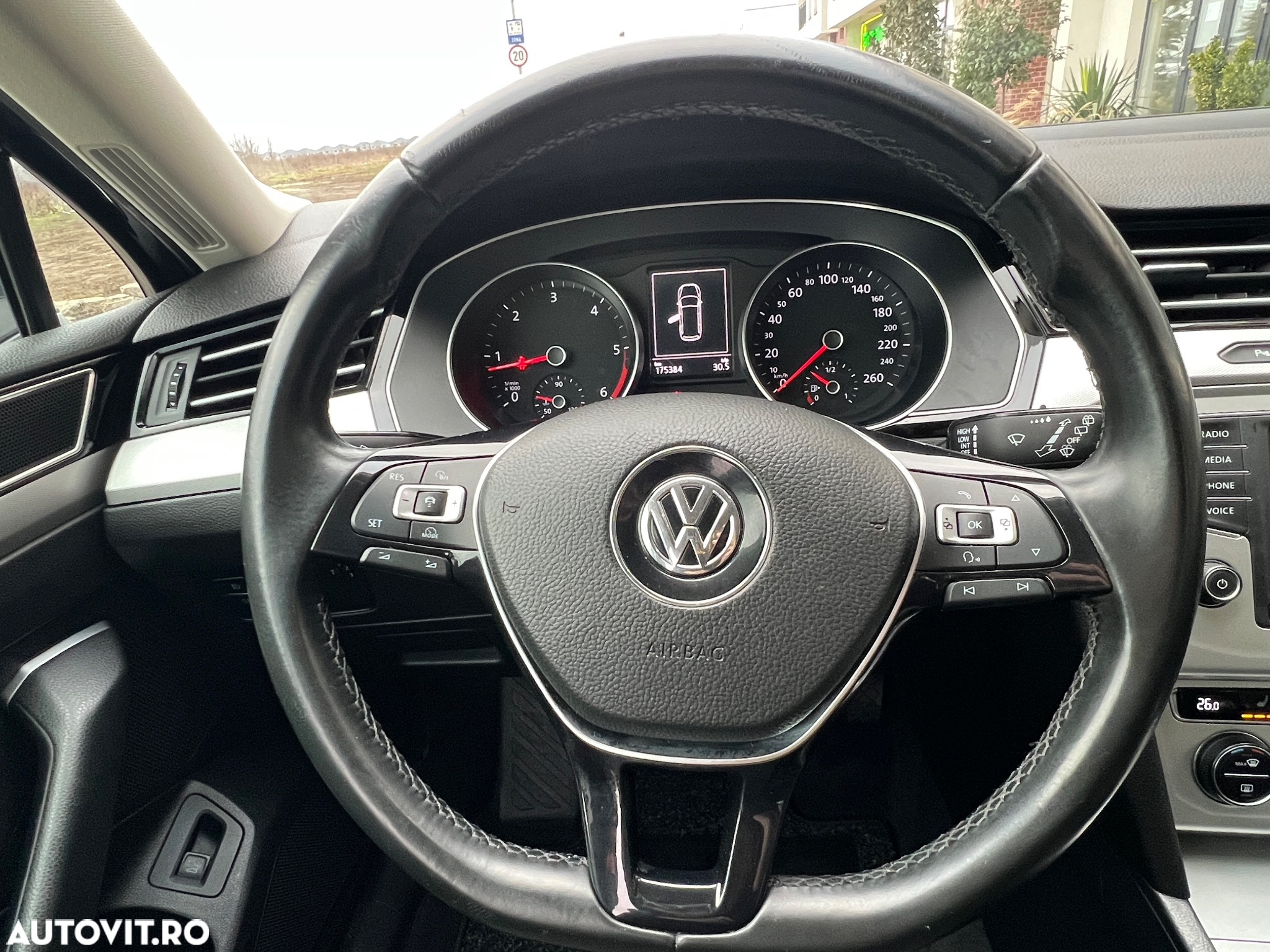 Volkswagen Passat Variant 1.6 TDI (BlueMotion Technology) Comfortline - 11