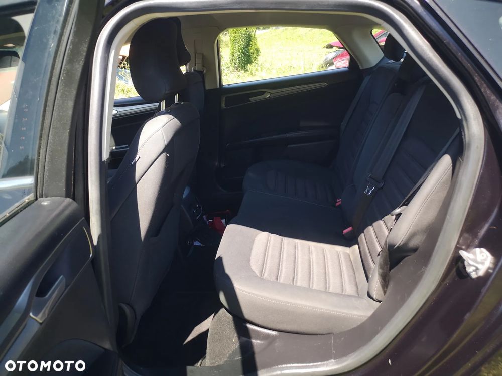 Ford Fusion - 24