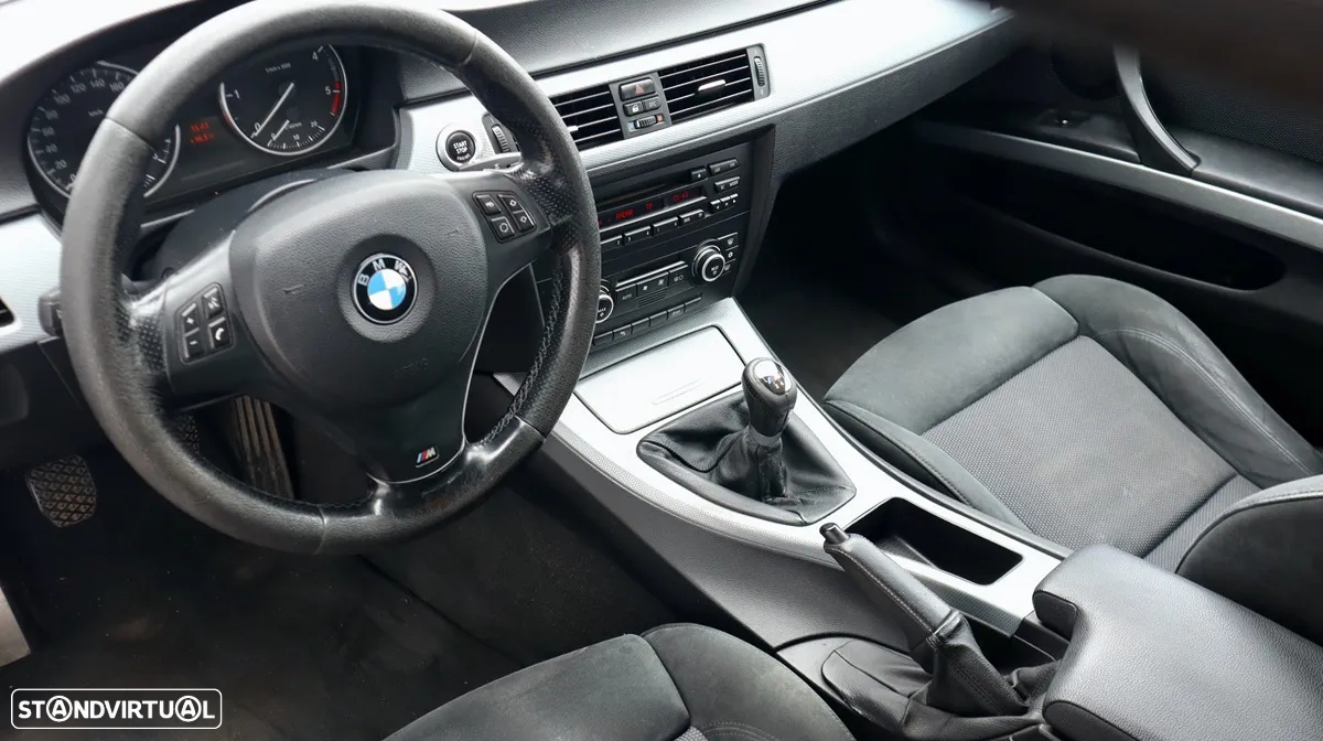 BMW 320 d Touring - 16