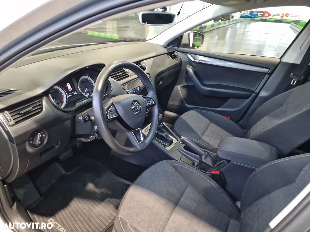 Skoda Octavia 1.6 TDI DSG Style - 14