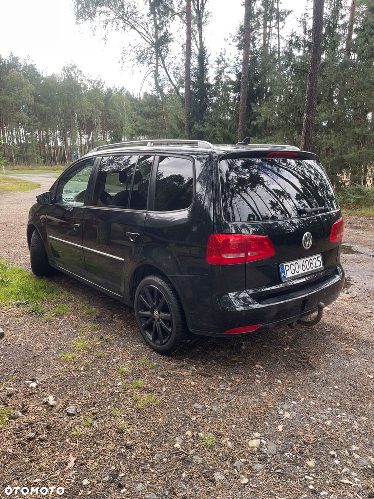 Volkswagen Touran - 4