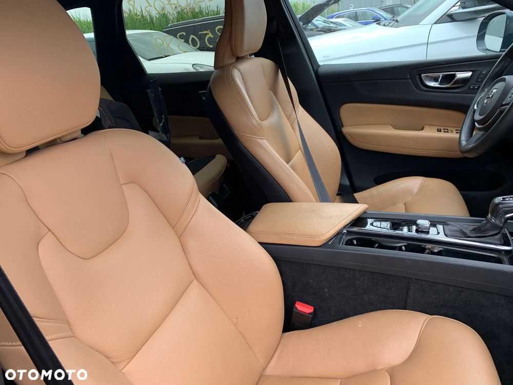Volvo XC 60 T6 AWD Momentum - 15