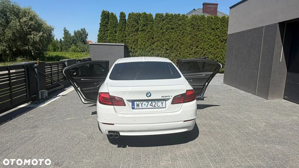 BMW Seria 5 520i - 18