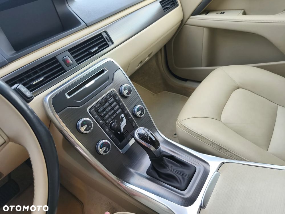 Volvo XC 70 D4 AWD Geartronic Summum - 26