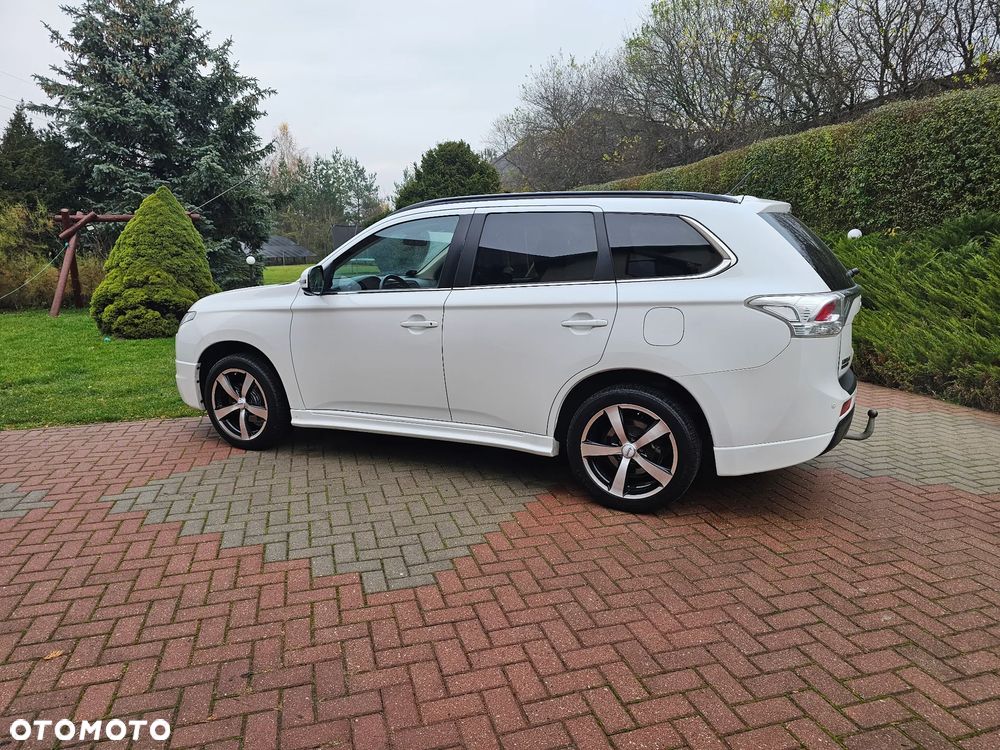 Mitsubishi Outlander 2.0 2WD Plus - 18