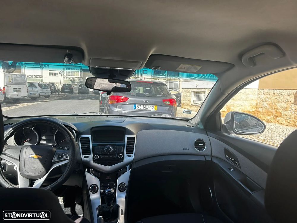 Chevrolet Cruze 1.6 LS - 16