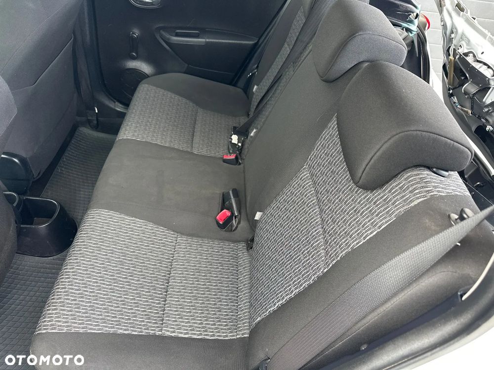 Toyota Yaris 1.33 Prestige - 16