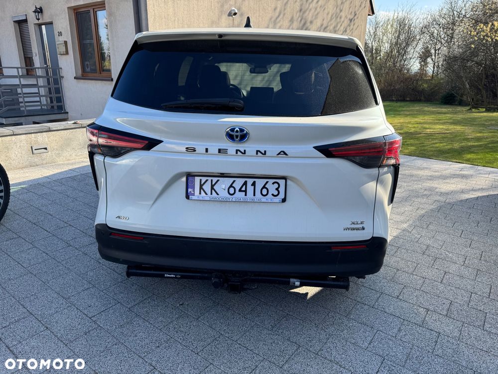 Toyota Sienna - 3