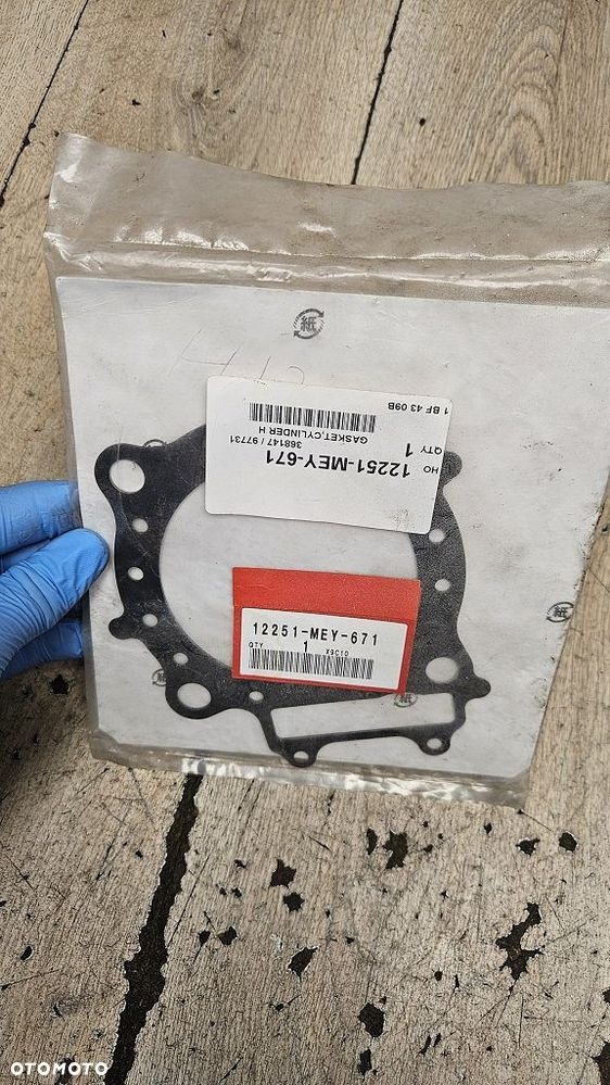 Uszczelka pod głowicę Honda CRF 450  12251-MEY-671 - 6