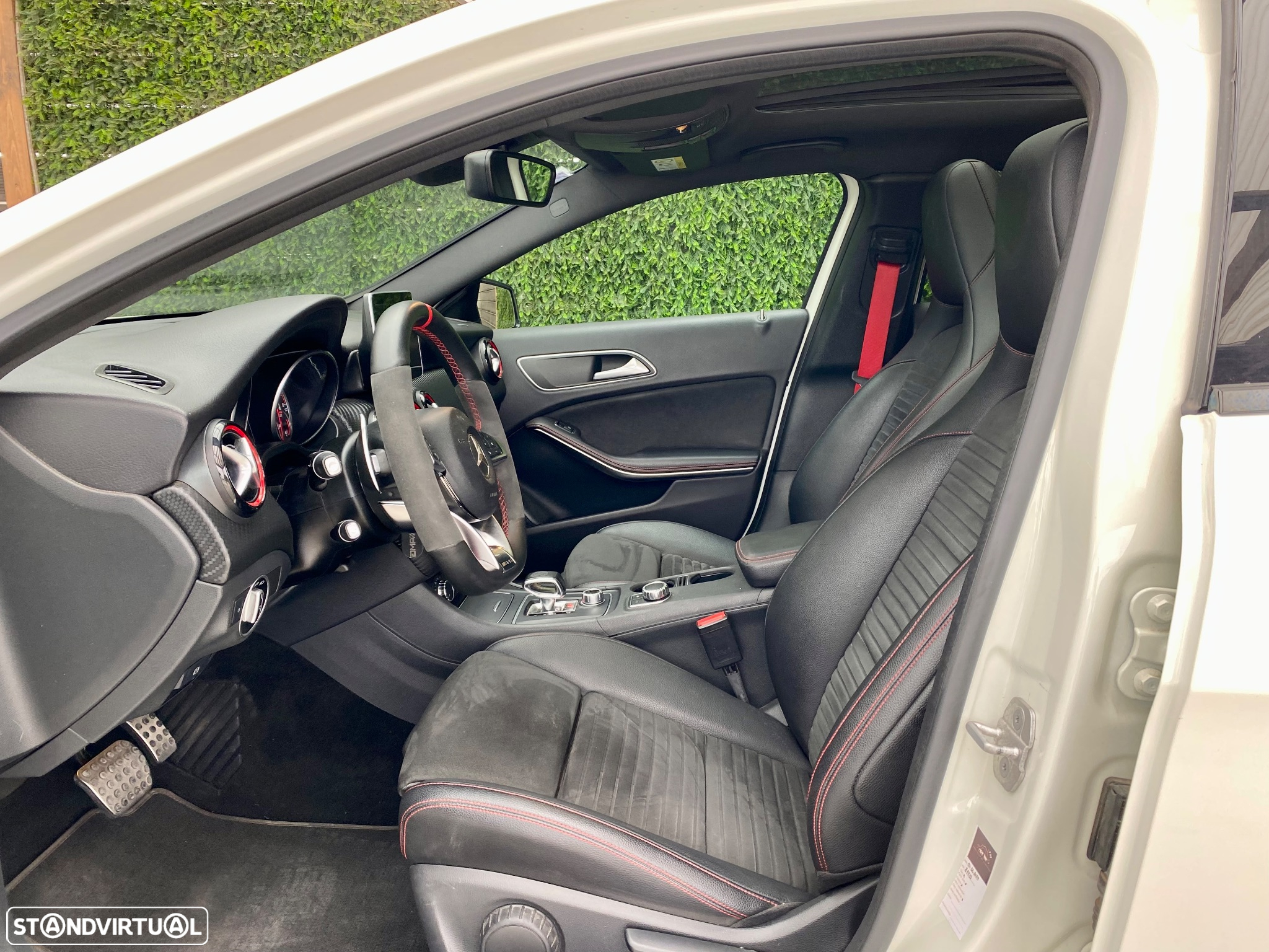 Mercedes-Benz A 45 AMG 4Matic Speedshift 7G-DCT - 39