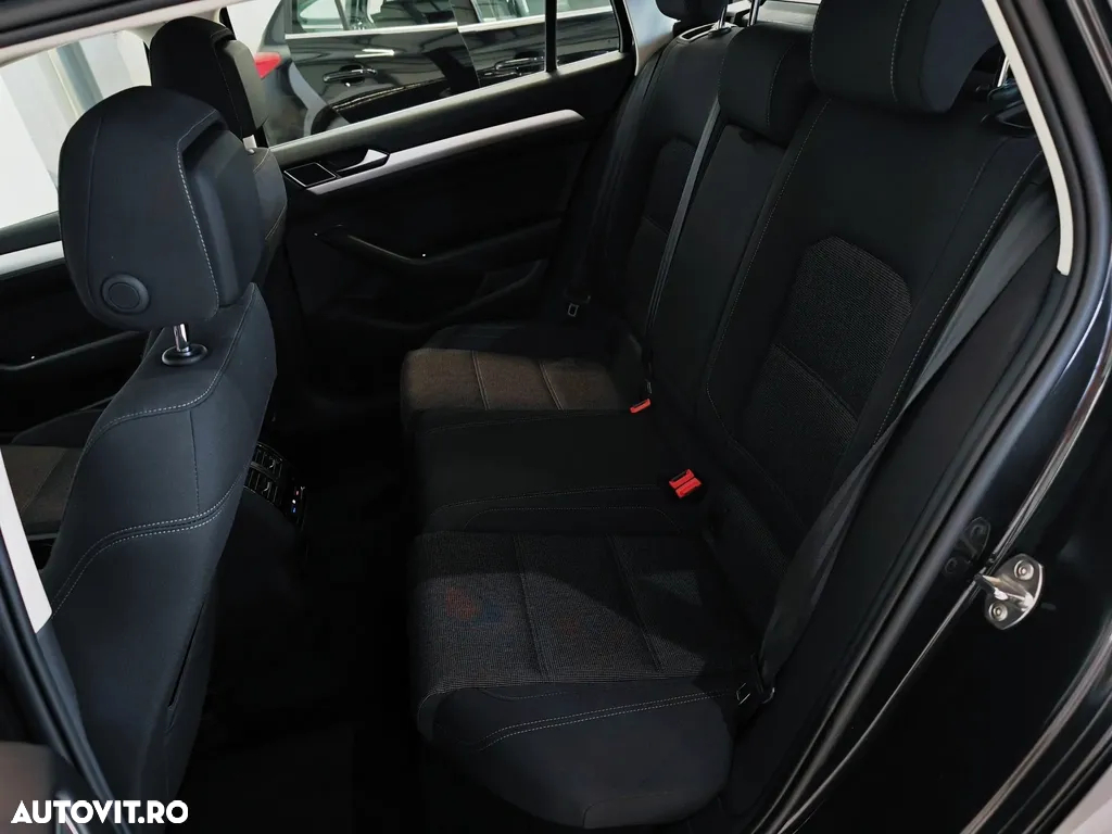 Volkswagen Passat Variant 2.0 TDI DSG Business - 13