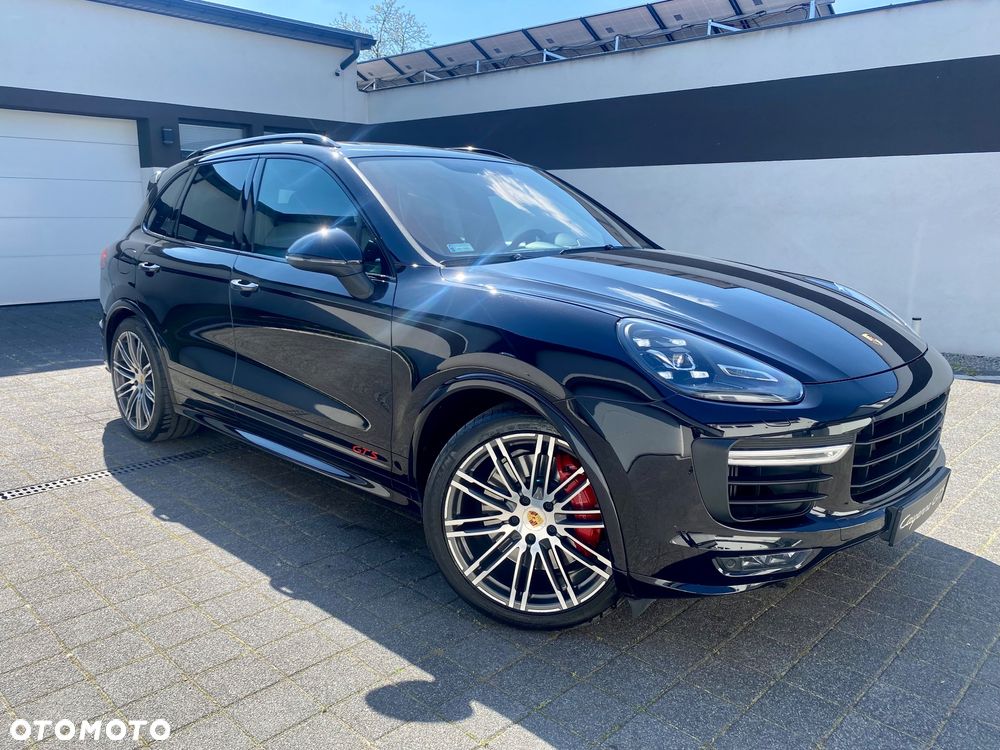 Porsche Cayenne GTS - 18
