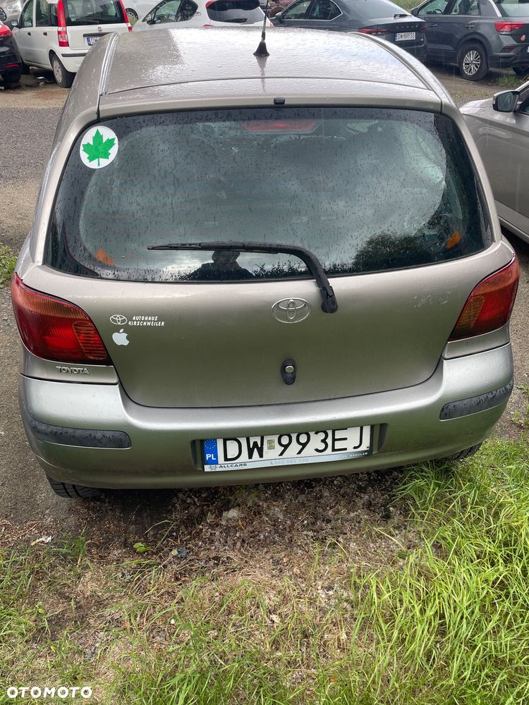 Toyota Yaris 1.0 Base - 4
