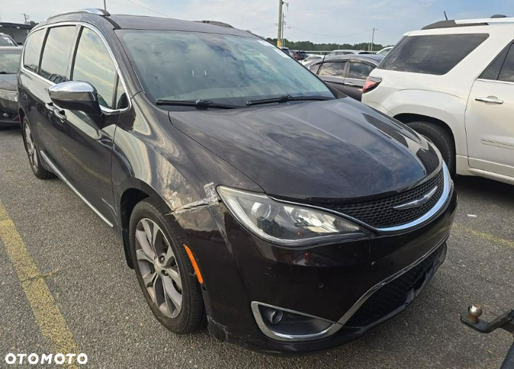 Chrysler Pacifica 2018 photo 2
