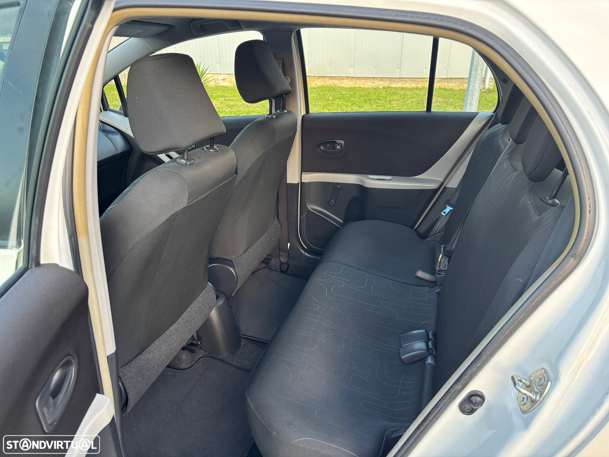 Toyota Yaris 1.0 VVT-i AC - 8