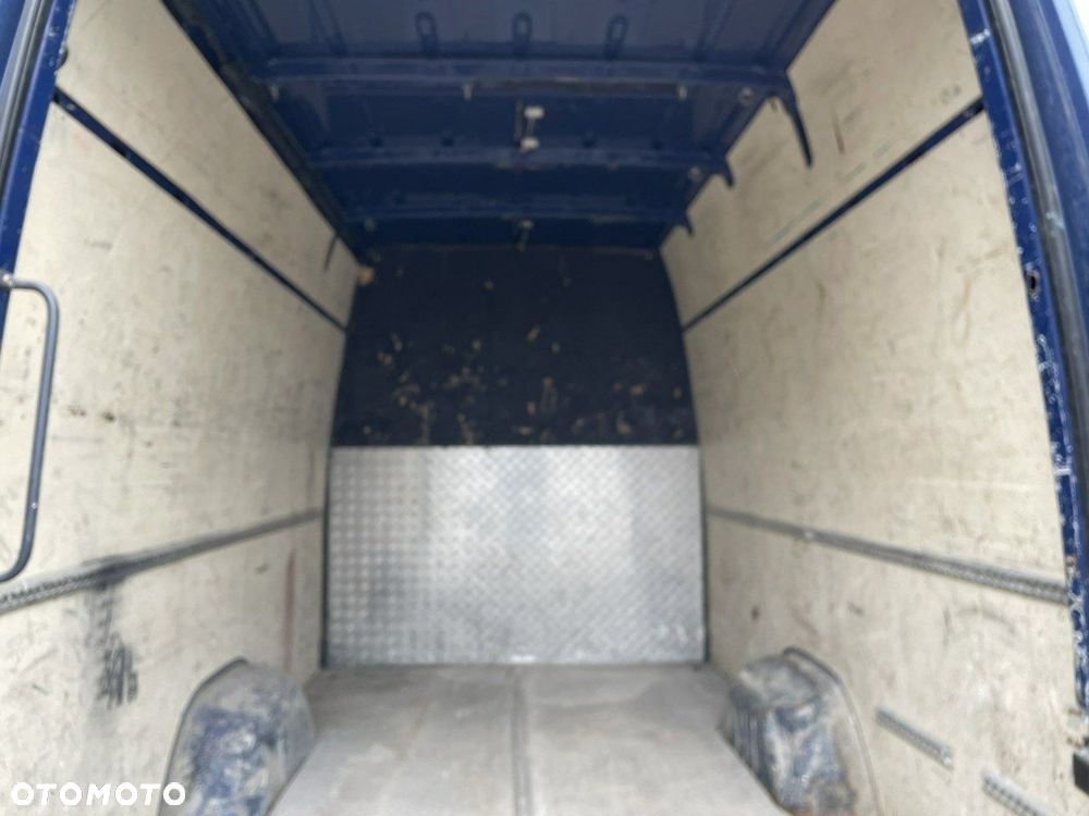 Mercedes-Benz Sprinter - 8