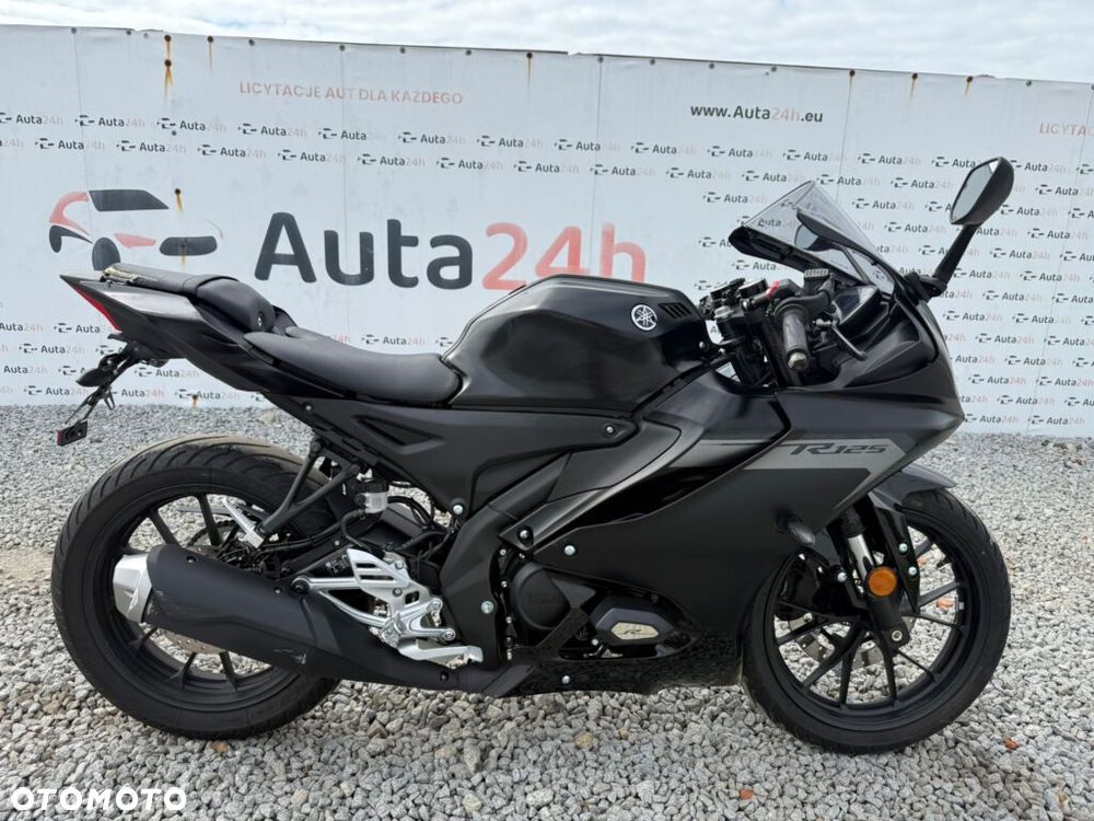 Yamaha YZF - 8