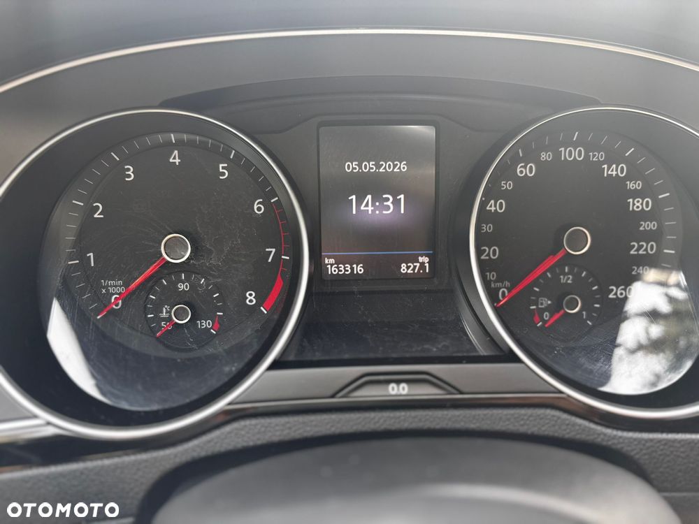 Volkswagen Passat - 12