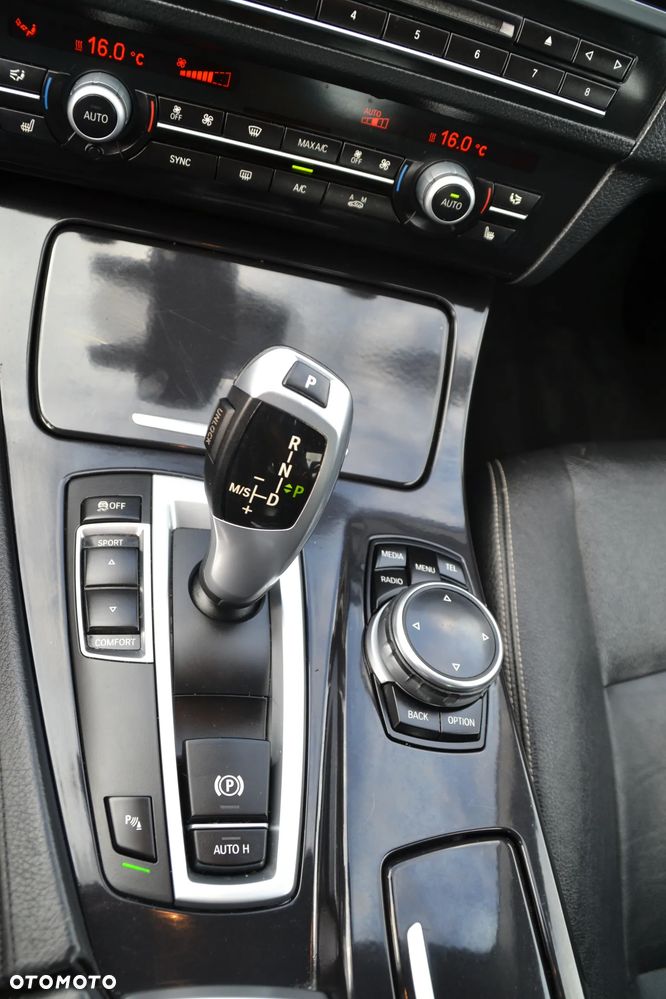 BMW Seria 5 520d Luxury Line - 27
