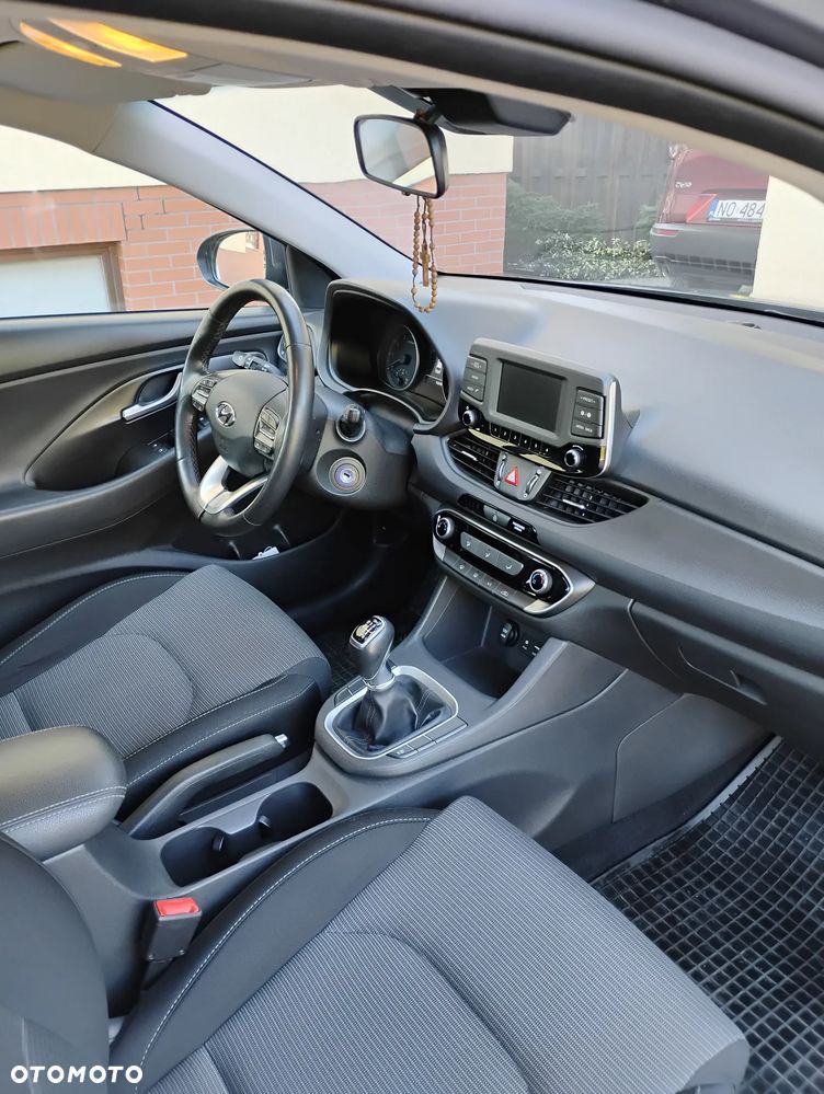 Hyundai i30 1.4 Classic + - 9